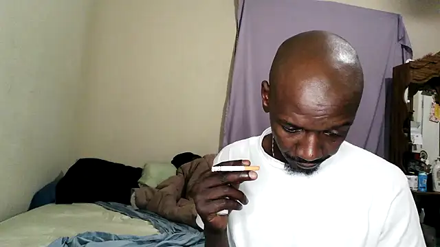 Snapshot of RinsingWood84 chatting on 03/06/26, 11:45 RinsingWood84 online show from 03/06/26, 11:45