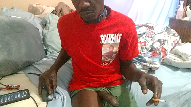 Snapshot of RinsingWood84 chatting on 04/23/26, 02:08 RinsingWood84 online show from 04/23/26, 02:08