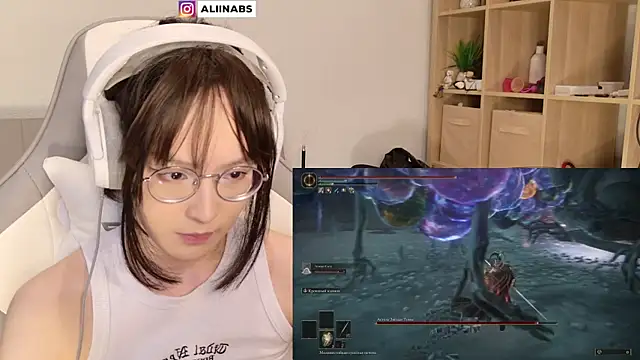 Snapshot of aliiiiiina chatting on 01/26/25, 06:49 aliiiiiina online show from 01/26/25, 06:49