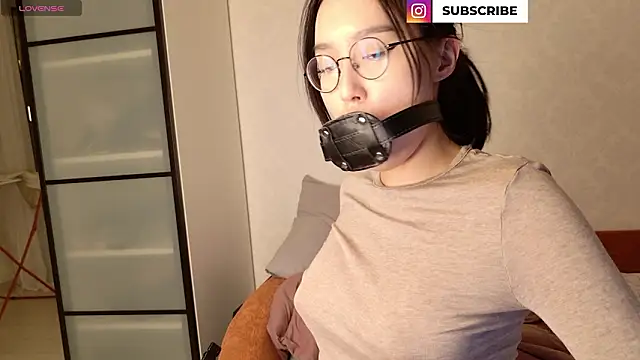 Snapshot of aliiiiiina chatting on 02/10/26, 09:30 aliiiiiina online show from 02/10/26, 09:30