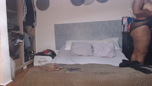 Snapshot of sharom_smith1 chatting on 03/05/26, 11:23 sharom smith1 online show from 03/05/26, 11:23