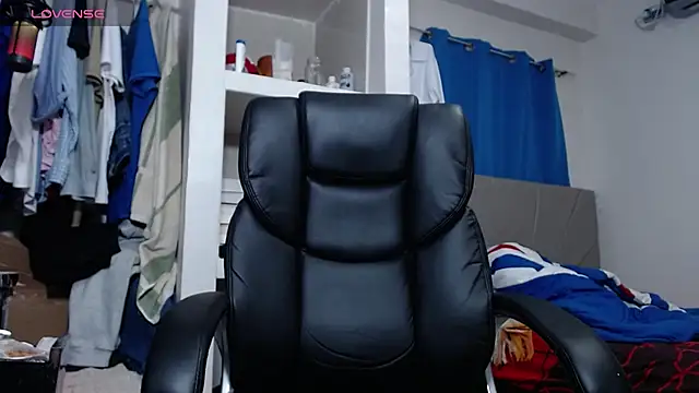 lewislamxxx hot online show from 02/19/26, 11:01