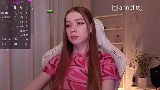 Snapshot of Annelitt chatting on 12/17/24, 07:48 Annelitt online show from 12/17/24, 07:48