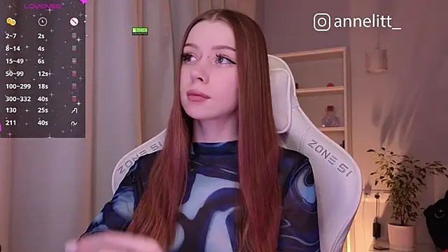 Snapshot of Annelitt chatting on 12/18/24, 08:47 Annelitt online show from 12/18/24, 08:47