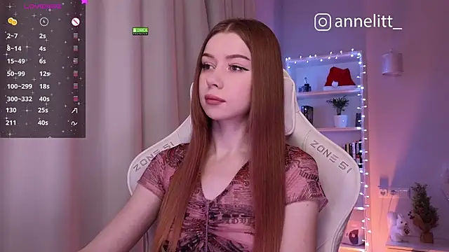 Snapshot of Annelitt chatting on 01/04/25, 07:55 Annelitt online show from 01/04/25, 07:55