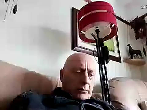 Snapshot of keeenn11 chatting on 02/14/25, 04:09 keeenn11 online show from 02/14/25, 04:09