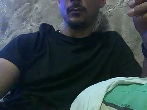 Snapshot of domigoodguy chatting on 01/21/25, 04:32 domigoodguy online show from 01/21/25, 04:32