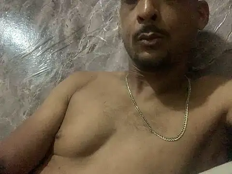 Snapshot of domigoodguy chatting on 02/14/25, 05:36 domigoodguy online show from 02/14/25, 05:36