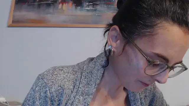 Snapshot of cleophee chatting on 12/18/25, 06:41 cleophee online show from 12/18/25, 06:41