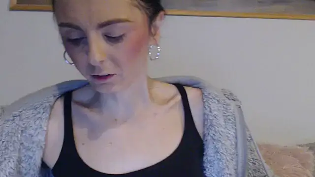 Snapshot of cleophee chatting on 02/19/26, 06:53 cleophee online show from 02/19/26, 06:53