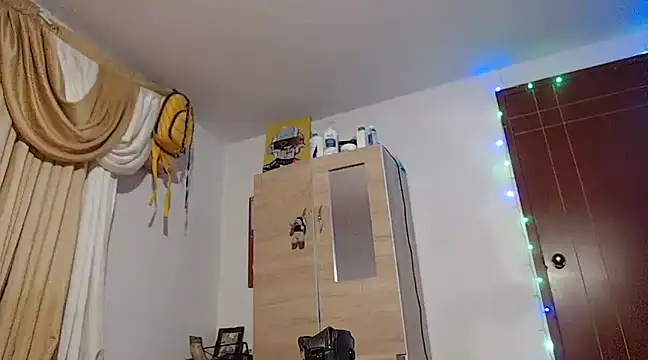 Snapshot of MARIANAWEED chatting on 02/14/25, 11:09 MARIANAWEED online show from 02/14/25, 11:09