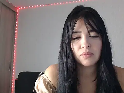 Snapshot of Aleska__Bell chatting on 07/10/26, 04:09 Aleska Bell online show from 07/10/26, 04:09