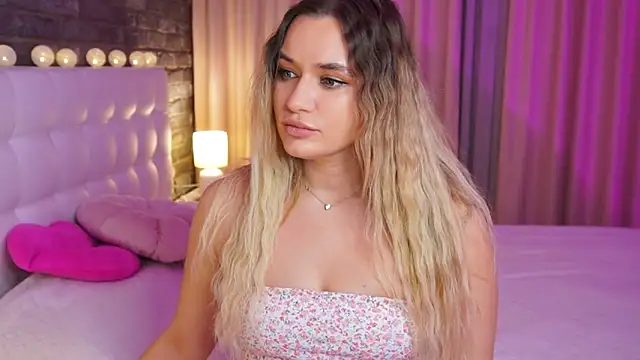 Snapshot of starrydoll chatting on 03/04/25, 05:34 starrydoll online show from 03/04/25, 05:34