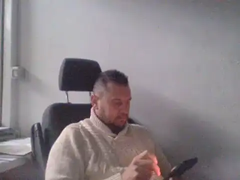 Snapshot of rabyto2 chatting on 01/01/25, 10:21 rabyto2 online show from 01/01/25, 10:21