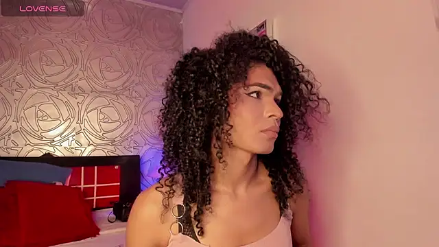 vennus1  online show from 11/18/25, 04:06