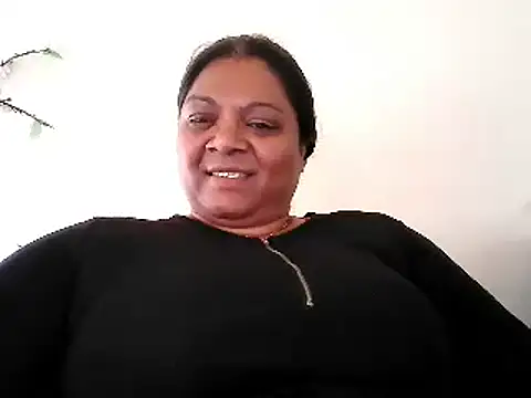 Snapshot of IndianDelia chatting on 03/02/25, 12:54 IndianDelia online show from 03/02/25, 12:54