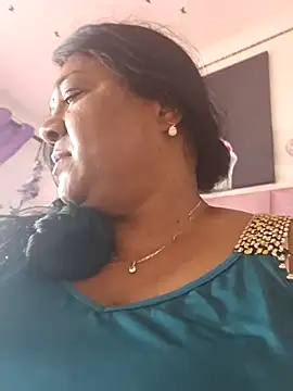 Snapshot of IndianDelia chatting on 03/03/25, 02:15 IndianDelia online show from 03/03/25, 02:15