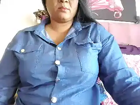 Snapshot of IndianDelia chatting on 05/22/26, 12:33 IndianDelia online show from 05/22/26, 12:33