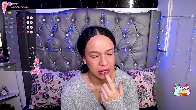 LAILAGUMMY online show from 12/19/24, 02:24