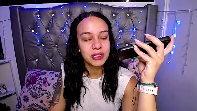 LAILAGUMMY online show from 02/17/25, 11:44