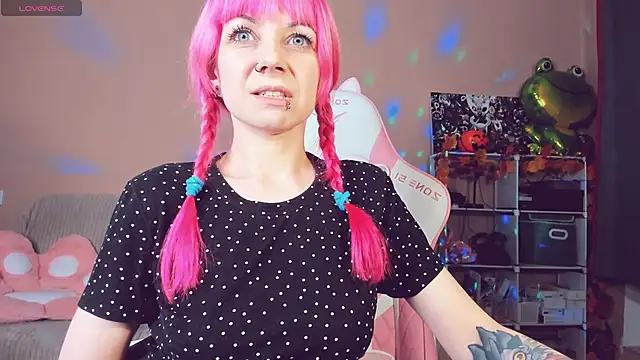 Snapshot of AmyRose6969 chatting on 10/18/25, 08:31 AmyRose6969 online show from 10/18/25, 08:31