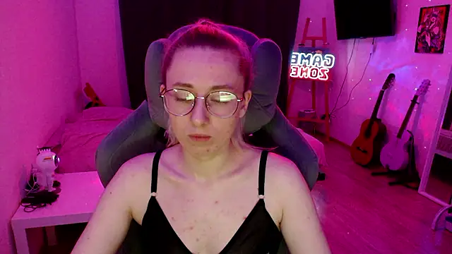 Snapshot of AnabelFrel chatting on 12/08/24, 01:02 AnabelFrel online show from 12/08/24, 01:02