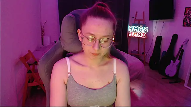 Snapshot of AnabelFrel chatting on 02/27/25, 01:05 AnabelFrel online show from 02/27/25, 01:05