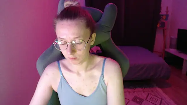 Snapshot of AnabelFrel chatting on 09/14/25, 12:21 AnabelFrel online show from 09/14/25, 12:21