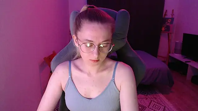 Snapshot of AnabelFrel chatting on 09/18/25, 12:34 AnabelFrel online show from 09/18/25, 12:34