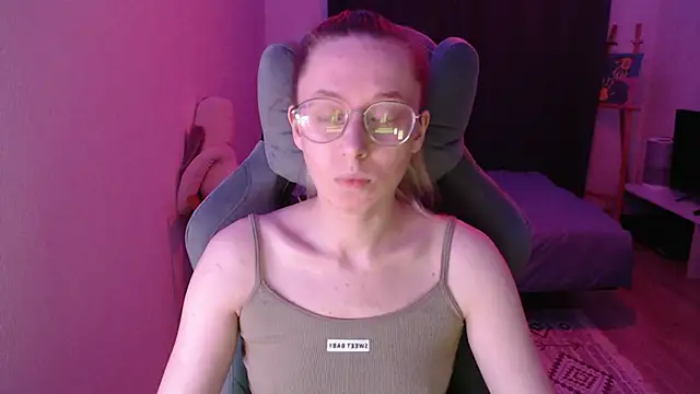 Snapshot of AnabelFrel chatting on 10/02/25, 12:39 AnabelFrel online show from 10/02/25, 12:39