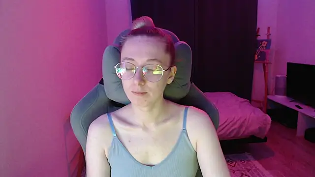 Snapshot of AnabelFrel chatting on 10/26/25, 12:38 AnabelFrel online show from 10/26/25, 12:38