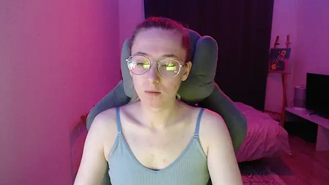 AnabelFrel online show from 12/14/25, 01:11