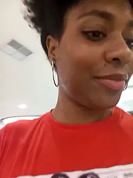 Snapshot of thaimy_ chatting on 01/21/25, 05:09 thaimy  online show from 01/21/25, 05:09