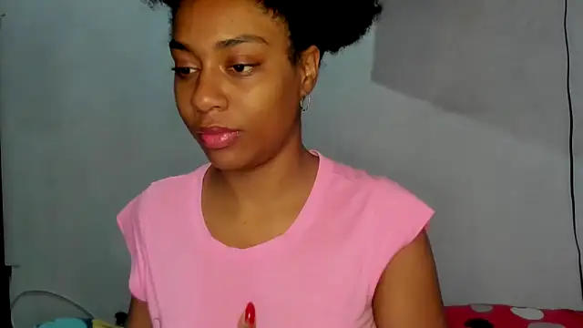 Snapshot of thaimy_ chatting on 09/11/25, 11:10 thaimy  online show from 09/11/25, 11:10