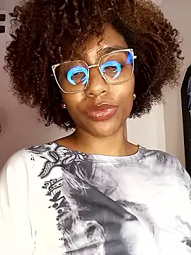 thaimy  online show from 04/16/26, 02:56