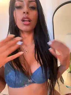 sweetAli  online show from 02/01/25, 04:00