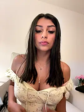 Snapshot of sweetAli_ chatting on 11/15/25, 09:17 sweetAli online show from 11/15/25, 09:17