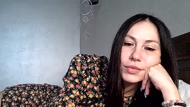 Snapshot of JulianaGold1 chatting on 02/10/26, 06:39 JulianaGold1 online show from 02/10/26, 06:39