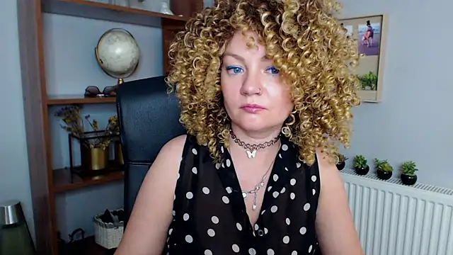 Snapshot of KayaMagic chatting on 03/20/25, 03:25 KayaMagic online show from 03/20/25, 03:25