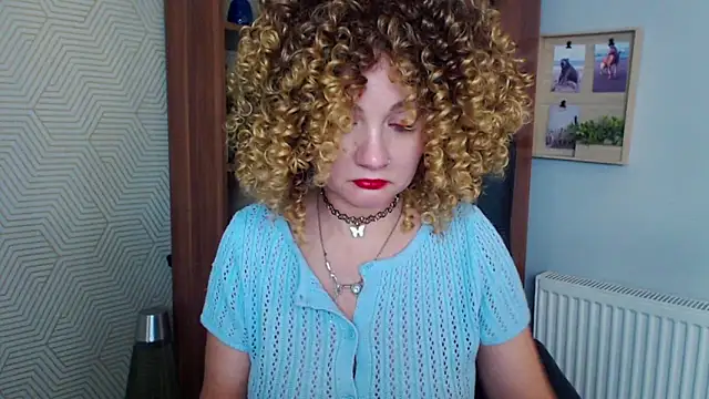 Snapshot of KayaMagic chatting on 10/20/25, 04:51 KayaMagic online show from 10/20/25, 04:51