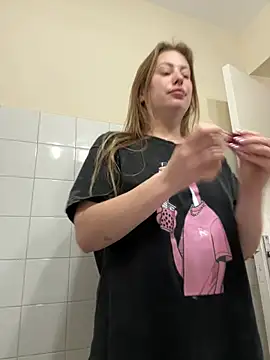 AlisaWhite online show from 03/18/26, 02:42