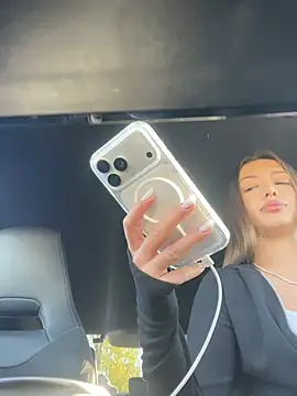 Snapshot of TiffanyHouston_ chatting on 04/25/26, 05:21 TiffanyHouston online show from 04/25/26, 05:21