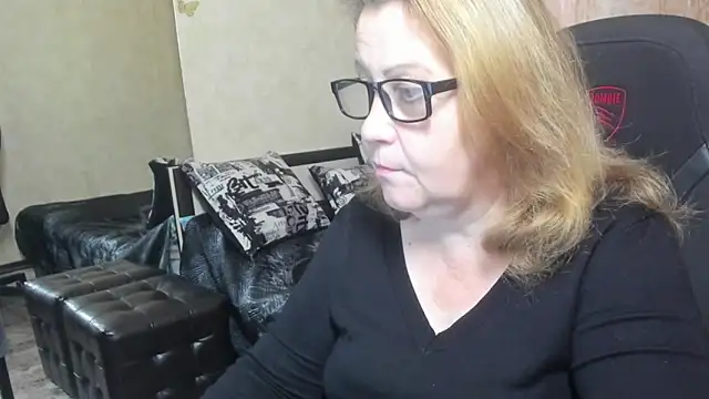 Frau Marta online show from 11/04/25, 12:37