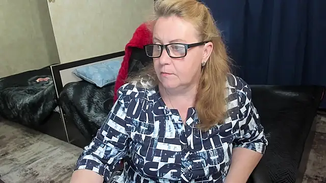 Snapshot of Frau_Marta chatting on 04/24/26, 01:46 Frau Marta online show from 04/24/26, 01:46