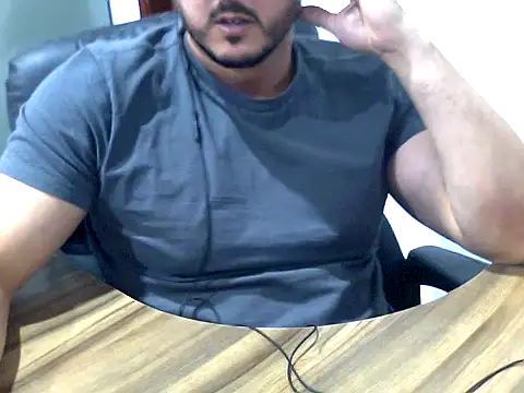 Snapshot of gyn_bra chatting on 04/30/26, 01:39 gyn bra online show from 04/30/26, 01:39