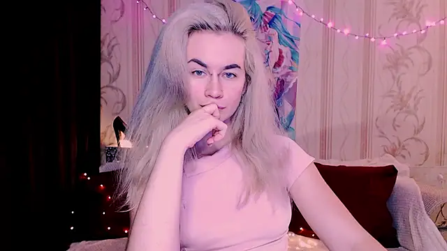 Snapshot of xxxcharismaaa chatting on 03/06/26, 11:12 xxxcharismaaa online show from 03/06/26, 11:12