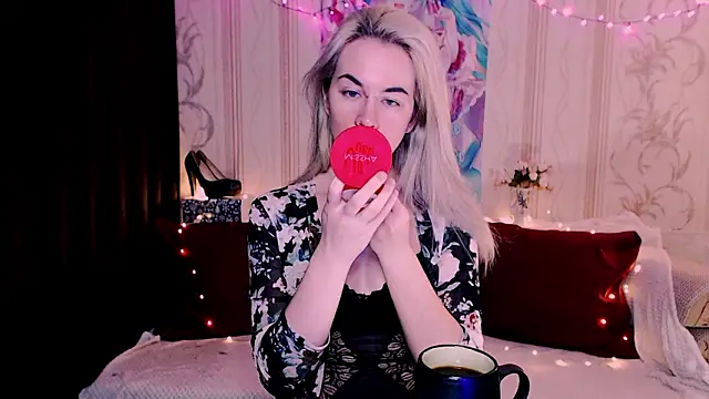 Snapshot of xxxcharismaaa chatting on 03/10/26, 06:13 xxxcharismaaa online show from 03/10/26, 06:13