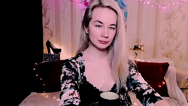 Snapshot of xxxcharismaaa chatting on 03/12/26, 01:45 xxxcharismaaa online show from 03/12/26, 01:45