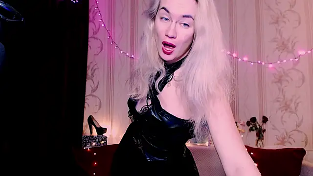 Snapshot of xxxcharismaaa chatting on 04/08/26, 02:11 xxxcharismaaa online show from 04/08/26, 02:11