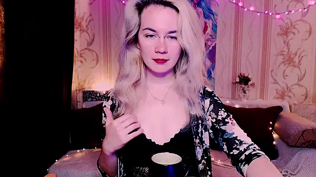 Snapshot of xxxcharismaaa chatting on 04/15/26, 03:57 xxxcharismaaa online show from 04/15/26, 03:57